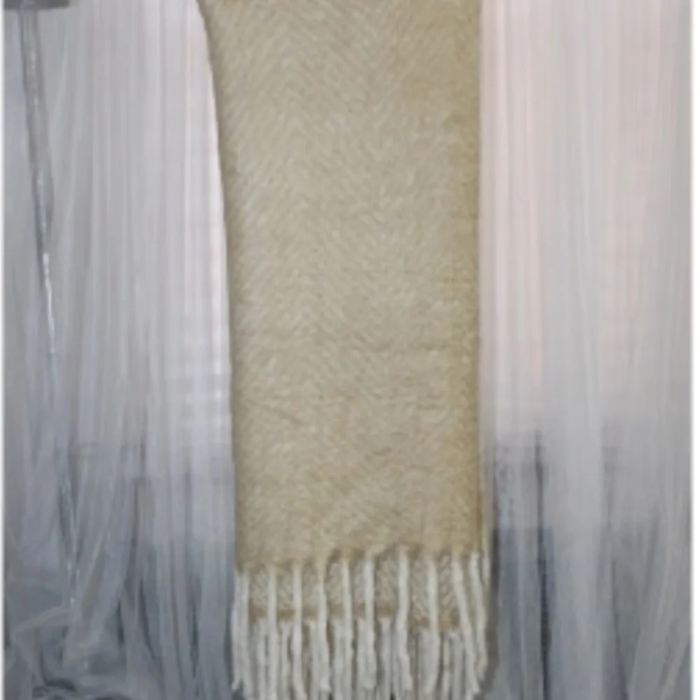 West Elm Brushed Faux Mohair Throw. Sz. 50